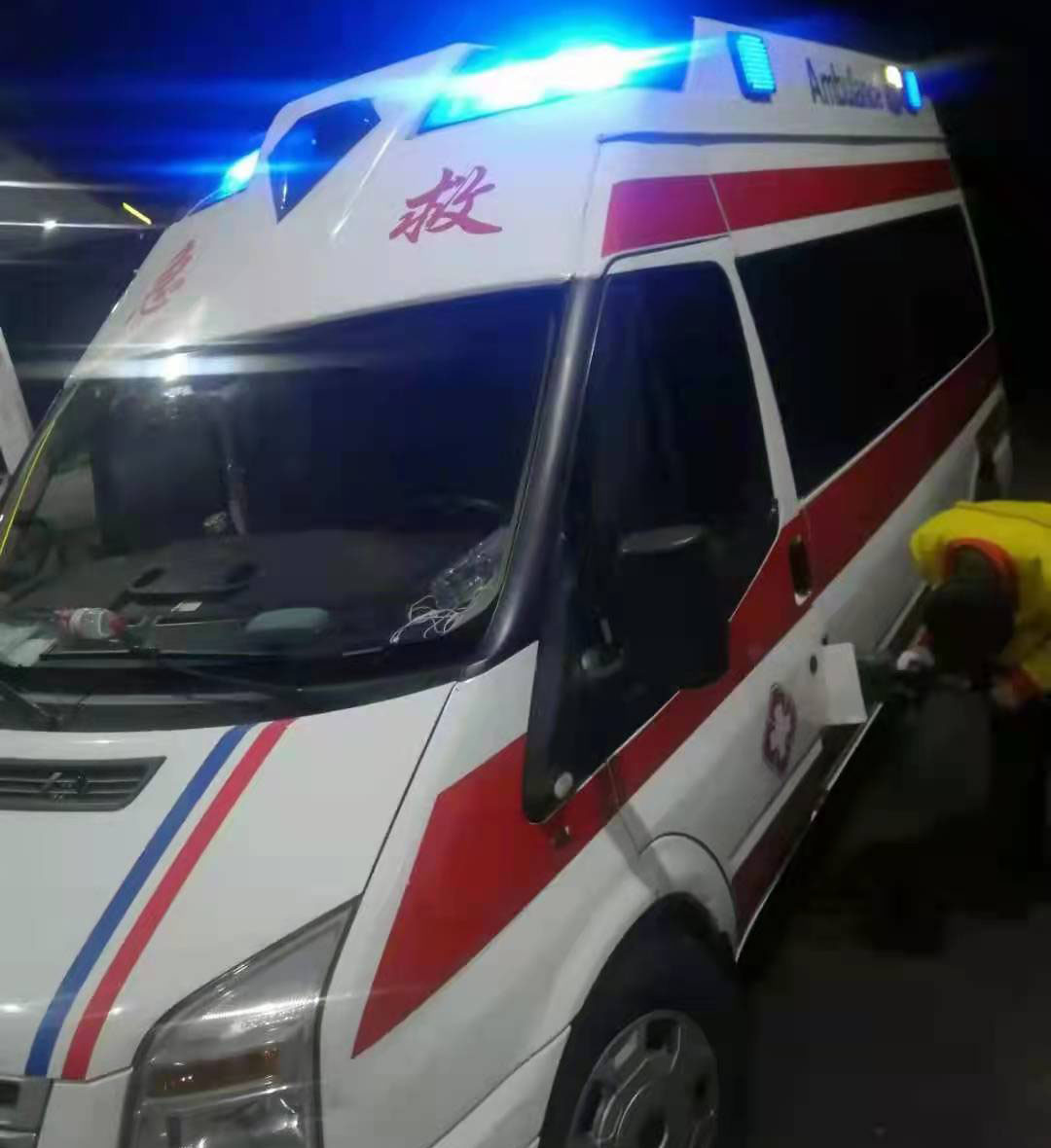 台山市专业救护车出租